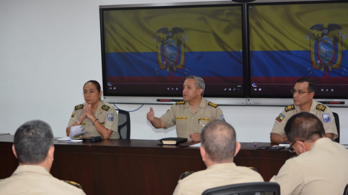 Primer taller con el nuevo mando de la Policía Nacional, Patricio Carrillo