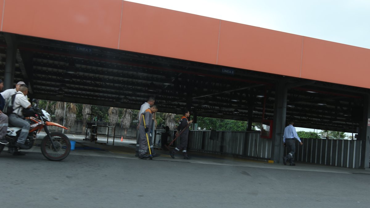 Los puntos de revisión técnica permanecen vacíos.