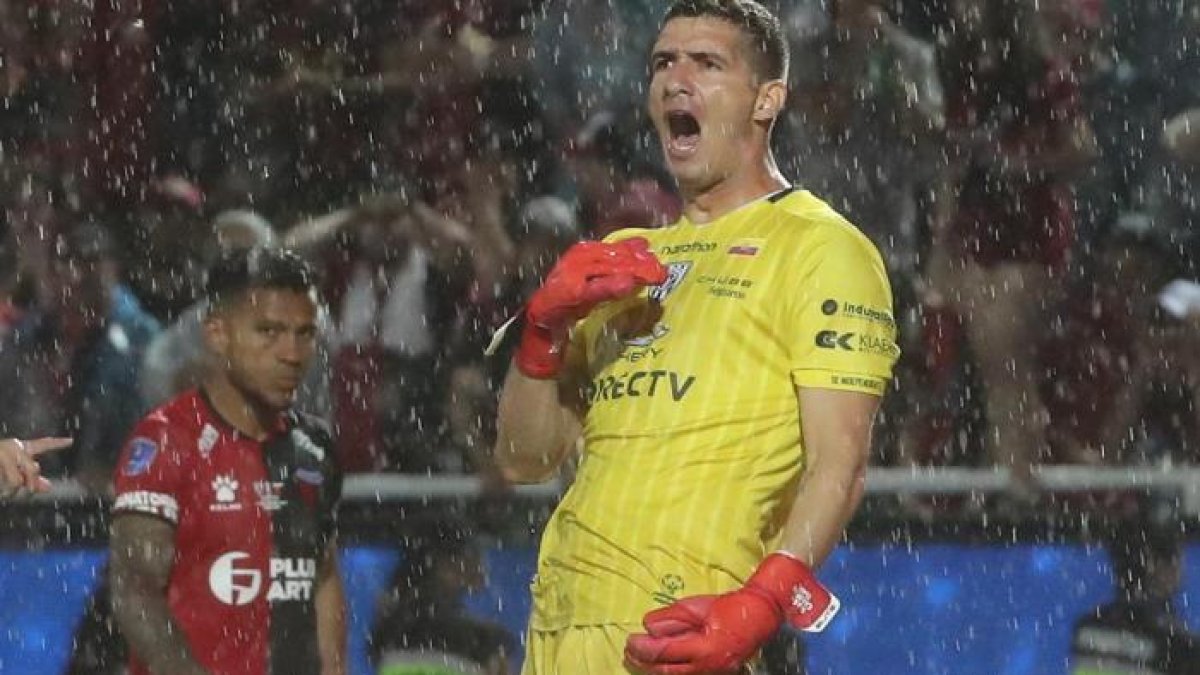 El arquero Jorge Pinos fue figura de Independiente del Valle en la temporada anterior.