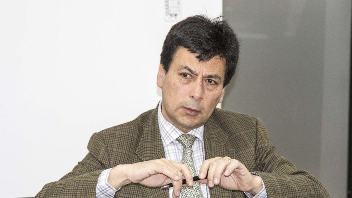 El exministro de Energía Carlos Pérez le designo a Benalcázar en el cargo.