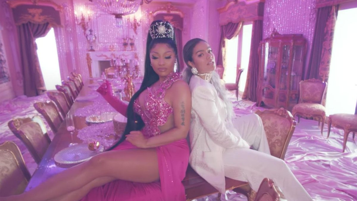 Hasta el 14 de enero, a menos de un mes de su estreno, el vídeo de Tusa en Youtube suma 293.234.074.