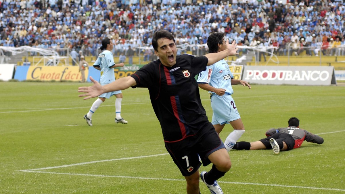 Martín Mandra vistió la camiseta chulla en 2008 y 2011