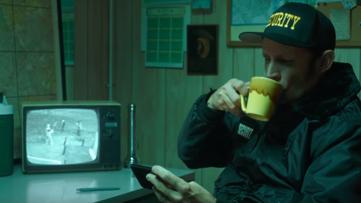 En el minuto 01:07 aparece por primera vez el escudo del Ídolo.