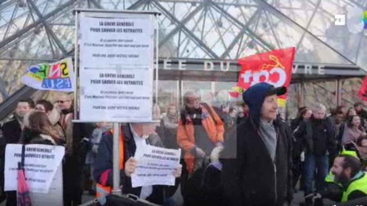 Protestas en el Museo del Louvre impidieron su apertura este viernes.