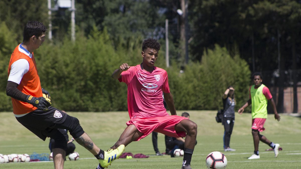 Los rayados entrenaron en su complejo a puerta cerrada.