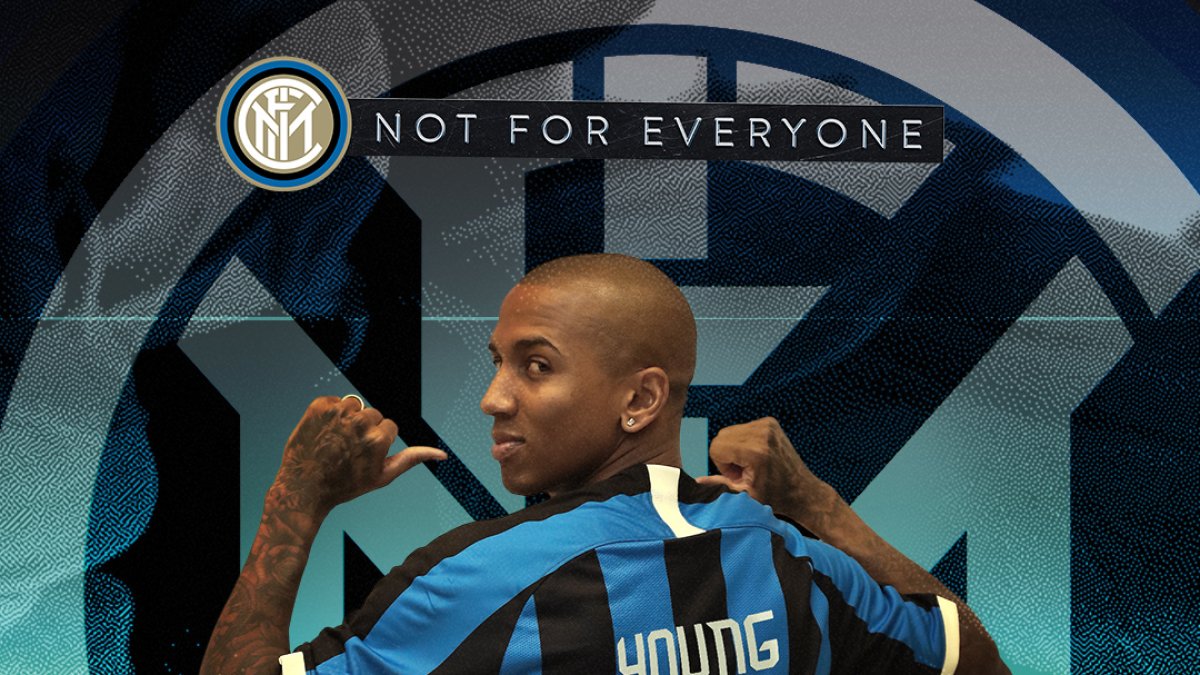 Young dejó el Manchester United para aventurarse en el fútbol italiano.