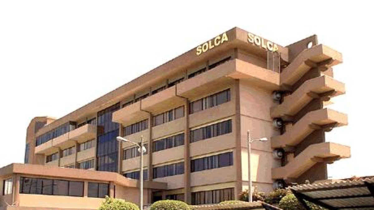 Edificio de la Sociedad de la Lucha contra el Cáncer (SOLCA).