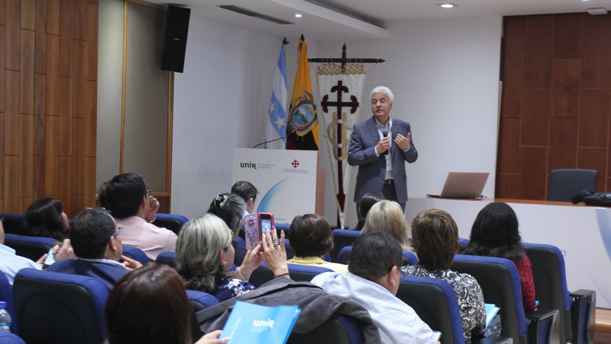 Representantes de la Universidad de La Rioja capacitaron a representantes de 22 universidades ecuatorianas.