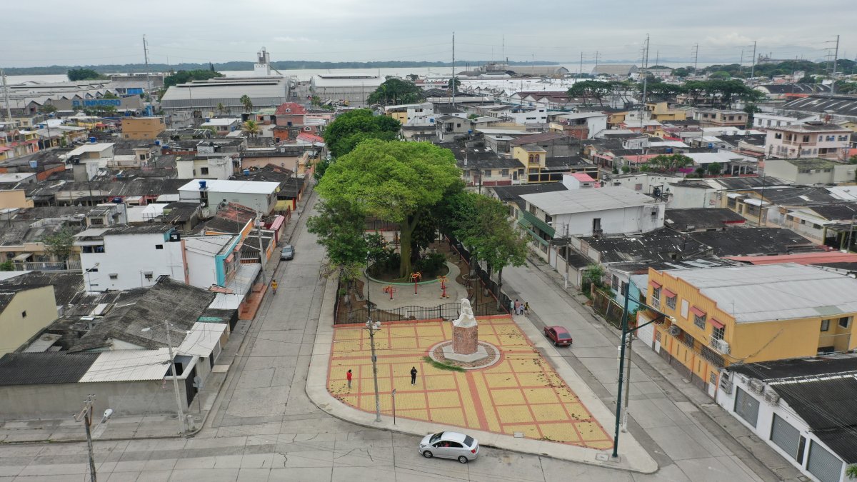 La ciudadela. Fue entregada en 1961. Los residentes exigen regeneración en las peatonales, las aceras y las luminarias