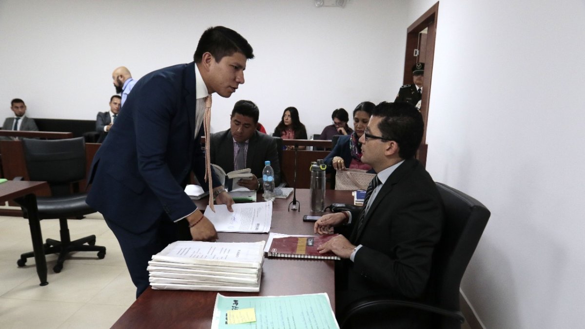 Diego Chimbo defiende a tres de cuatro sospechosos de tráfico de influencias en el caso televisión Satelital.