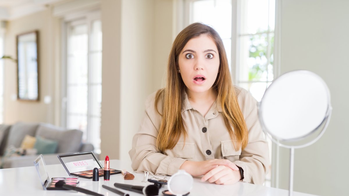 Debe tener cuidado con la fecha de caducidad y el almacenamiento de sus productos de belleza.