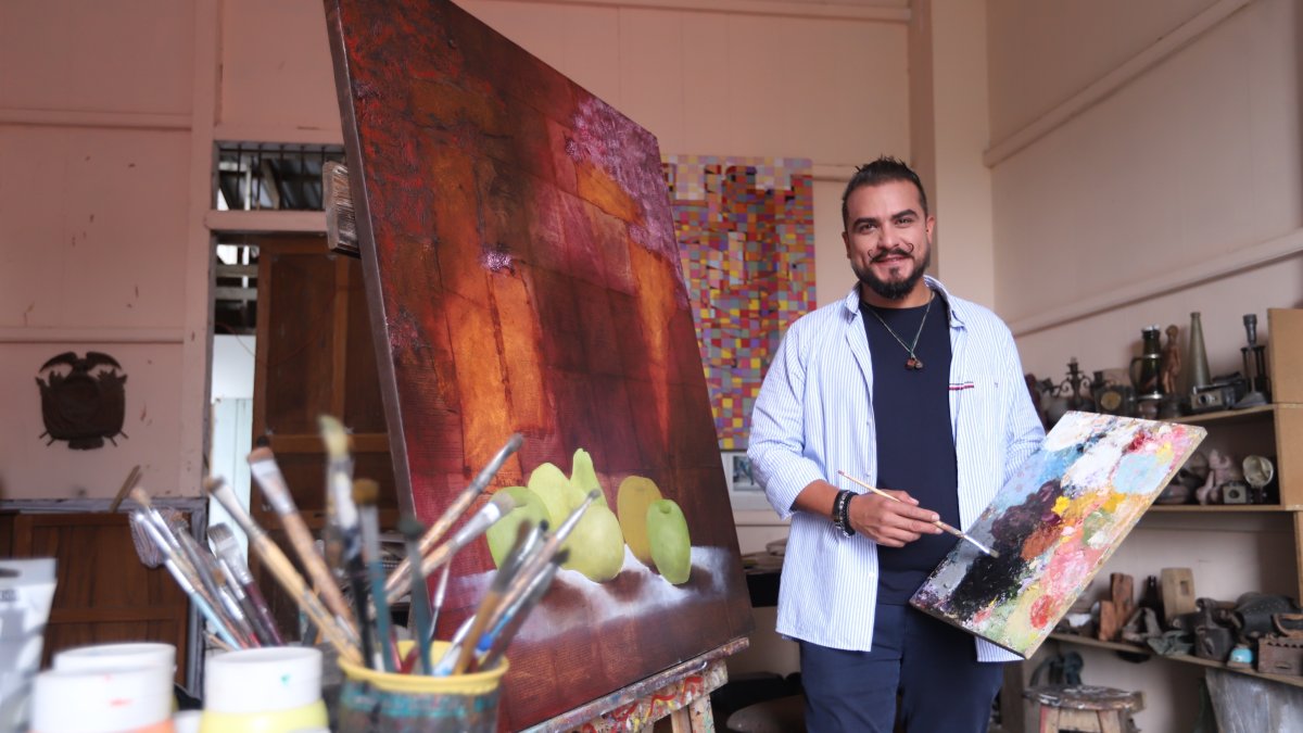 Germán siempre fue amante de la pintura, dice que pintar es la mejor manera de quitarse el estrés.


ENERO 17 Guayaquil-Ecuador
Agencia (ag-expreso)