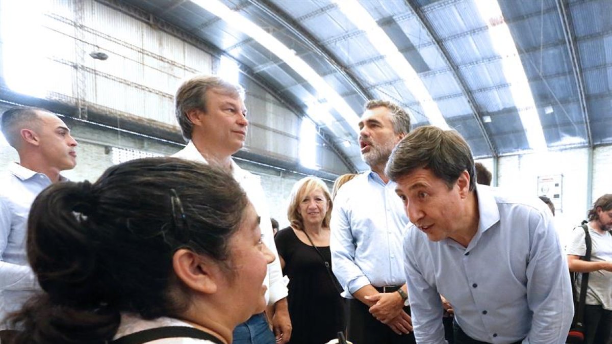 La crisis económica que azota a la Argentina generó en los últimos meses un aumento de la pobreza, que alcanza a más de un tercio de la población, y del desempleo.