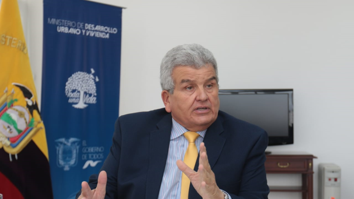 El ministros de Vivienda, Guido Macchiavelo explica cómo funciona el bono social de vivienda