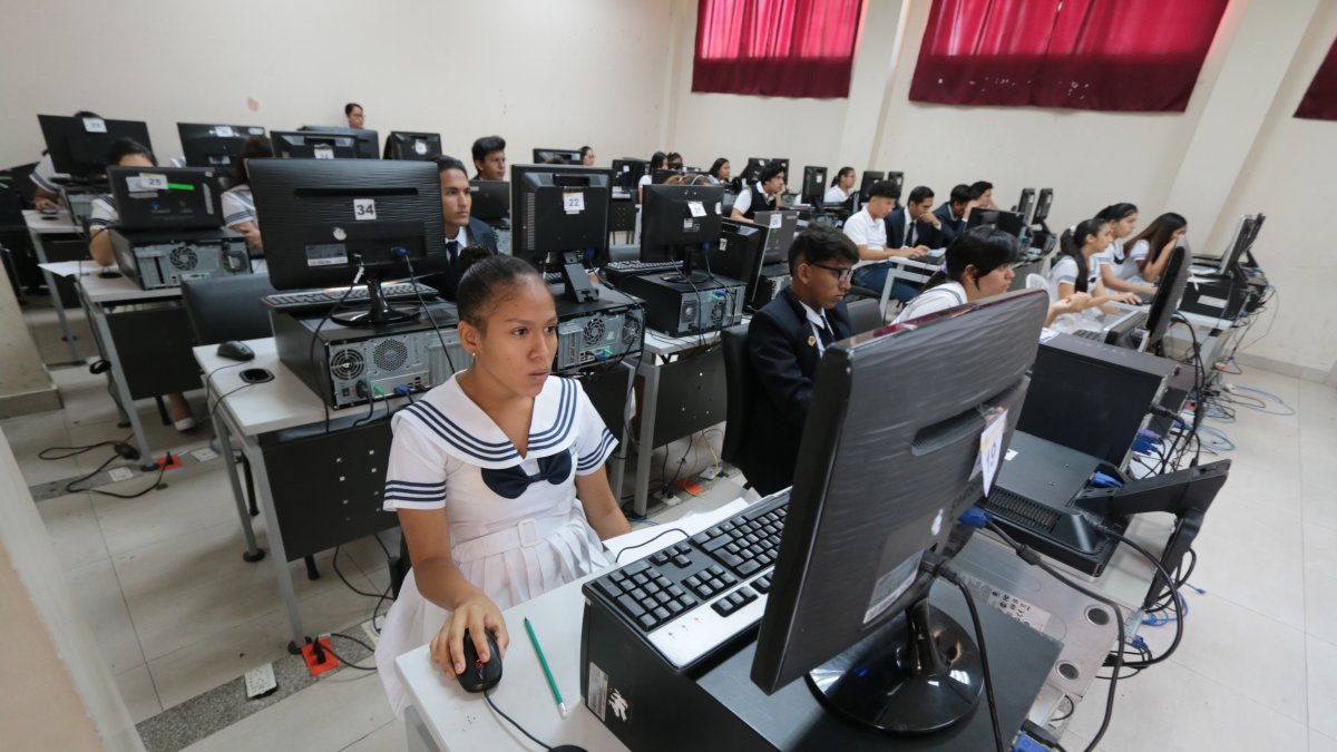 Hecho. Un total de 169.847 alumnos de la Costa rendirán la prueba Ser Bachiller hasta el jueves.