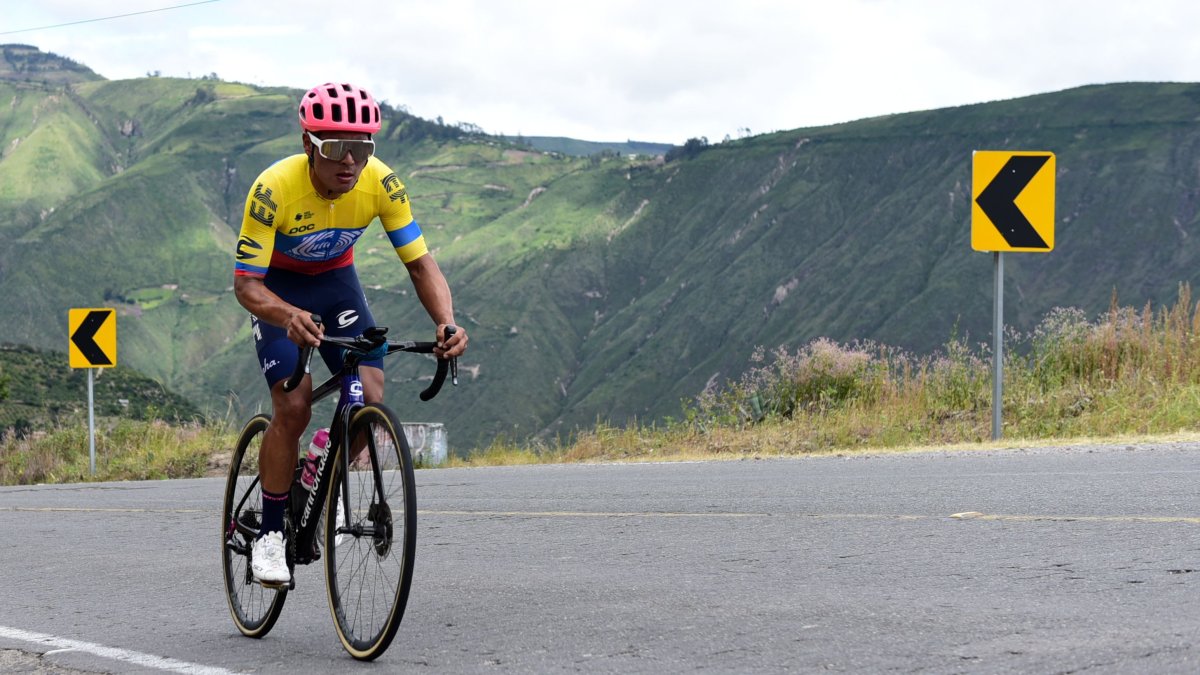 El ciclista ecuatoriano Jonathan Caicedo se encuentra realizando la pretemporada en el país.
