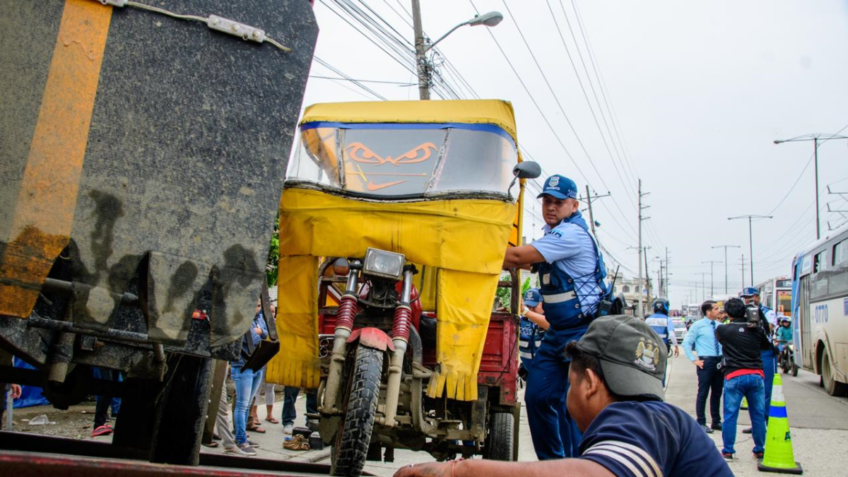 El operativo de efectuó en la avenida Casuarina.
