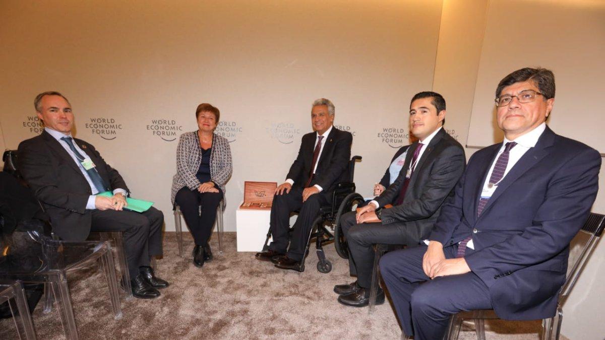 Las autoridades de Ecuador reunidos con la directora del FMI, Kristalina Georgieva, en Davos.