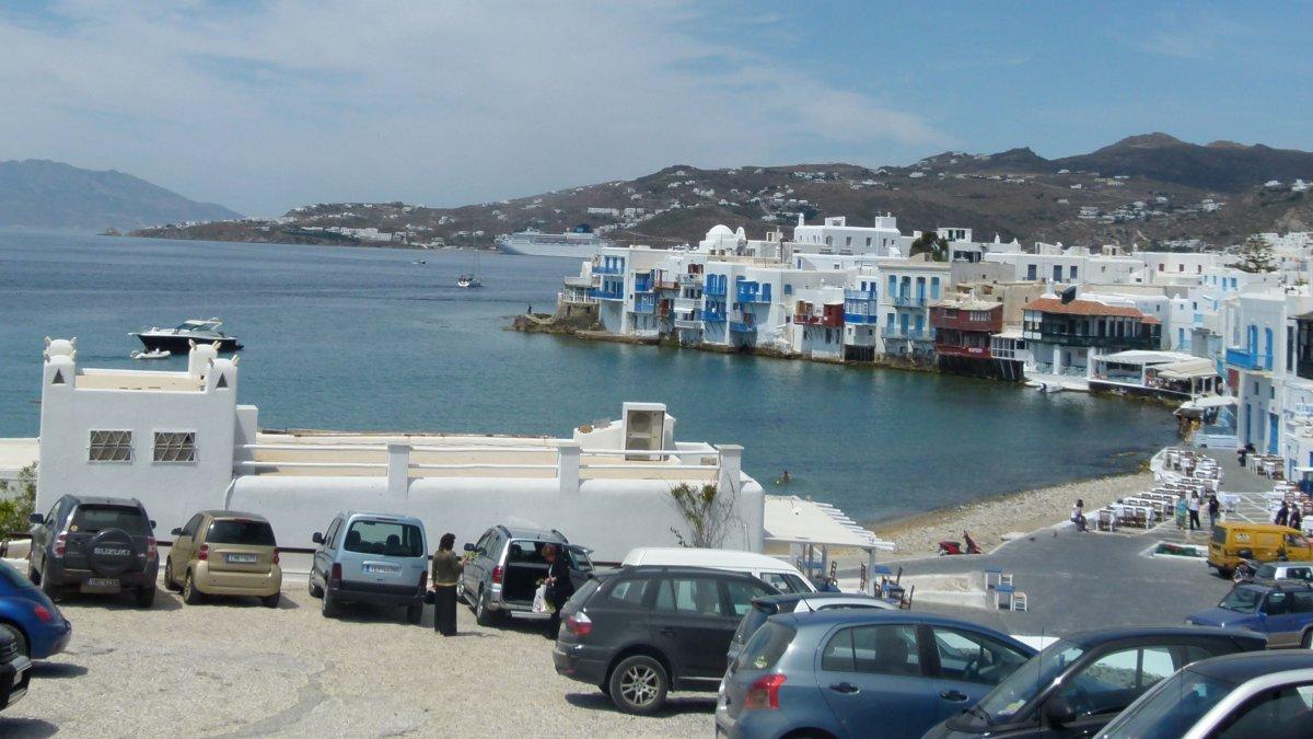 Mykonos, una de las islas más visitadas del mundo por su ambiente cosmopolita.