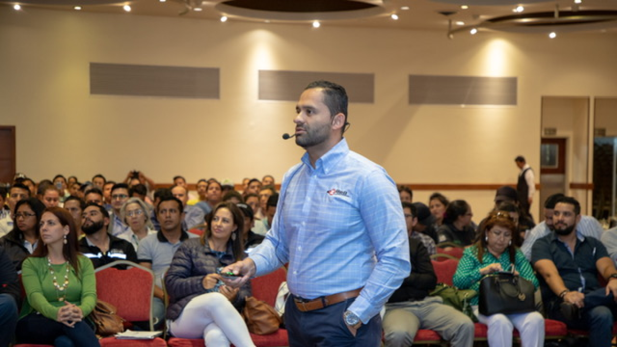 El español Francisco Nuche fue uno de los expositores.