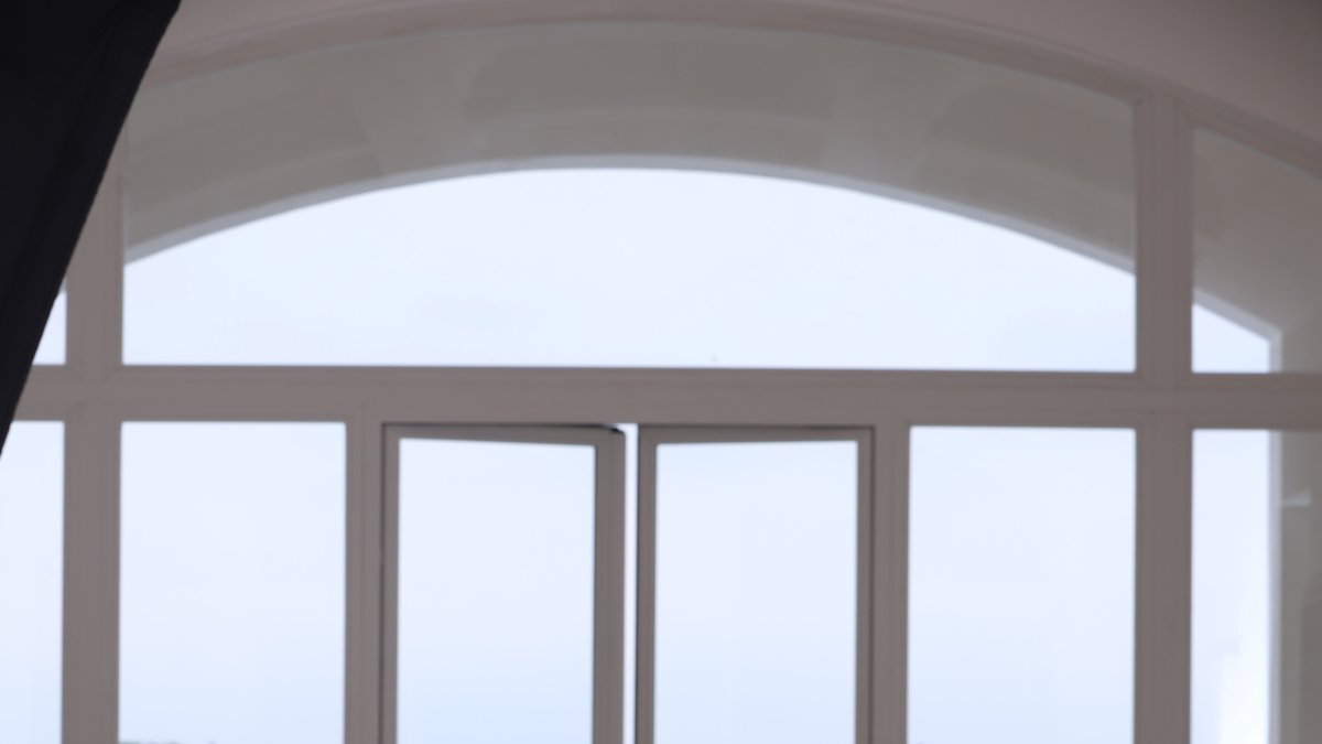 Luce vestidos para actos protocolarios, pero si es por comodidad, el jean es su mejor aliado en jornadas que pueden durar 18 horas diarias.