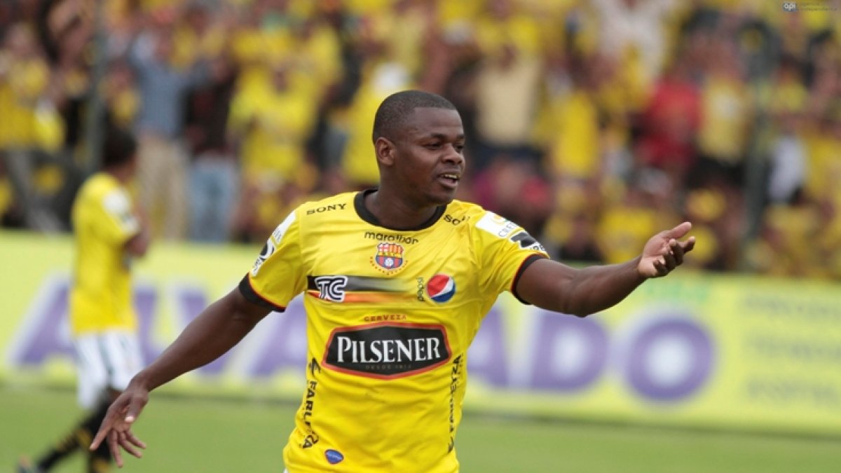 Narciso Mina fue el goleador de Barcelona en 2012, cuando se terminó la sequía de títulos.