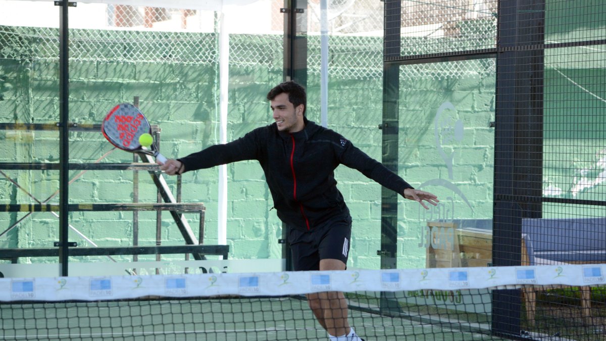 El español Alejandro Galán visitó Quito para dar a conocer su experiencia en el pádel y realizar una exhibición con el fin de fomentar la práctica de este deporte en el país.