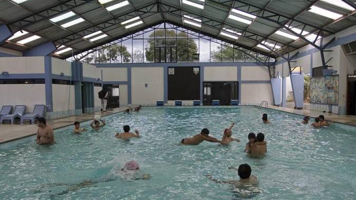 La intoxicación se dio en la piscina de Miraflores de la Concentración Deportiva de Pichincha (CDP), en Quito.