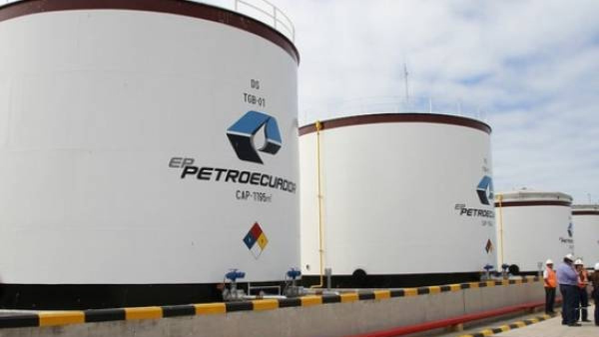 Petroecuador evadió controles para hacer la adjudicación.