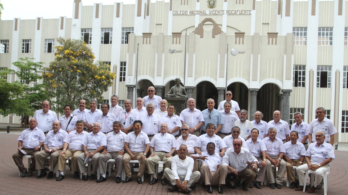 Reencuentro. Una treintena de vicentinos, de unos ochenta que conforman la confraternidad de vicentinos de la promoción que se graduó en 1970.