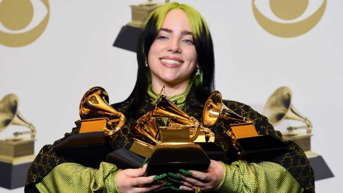 La cantante Billie Eilish hizo historia al ganar las cuatro categorías generales de los premios Grammy en un mismo año.