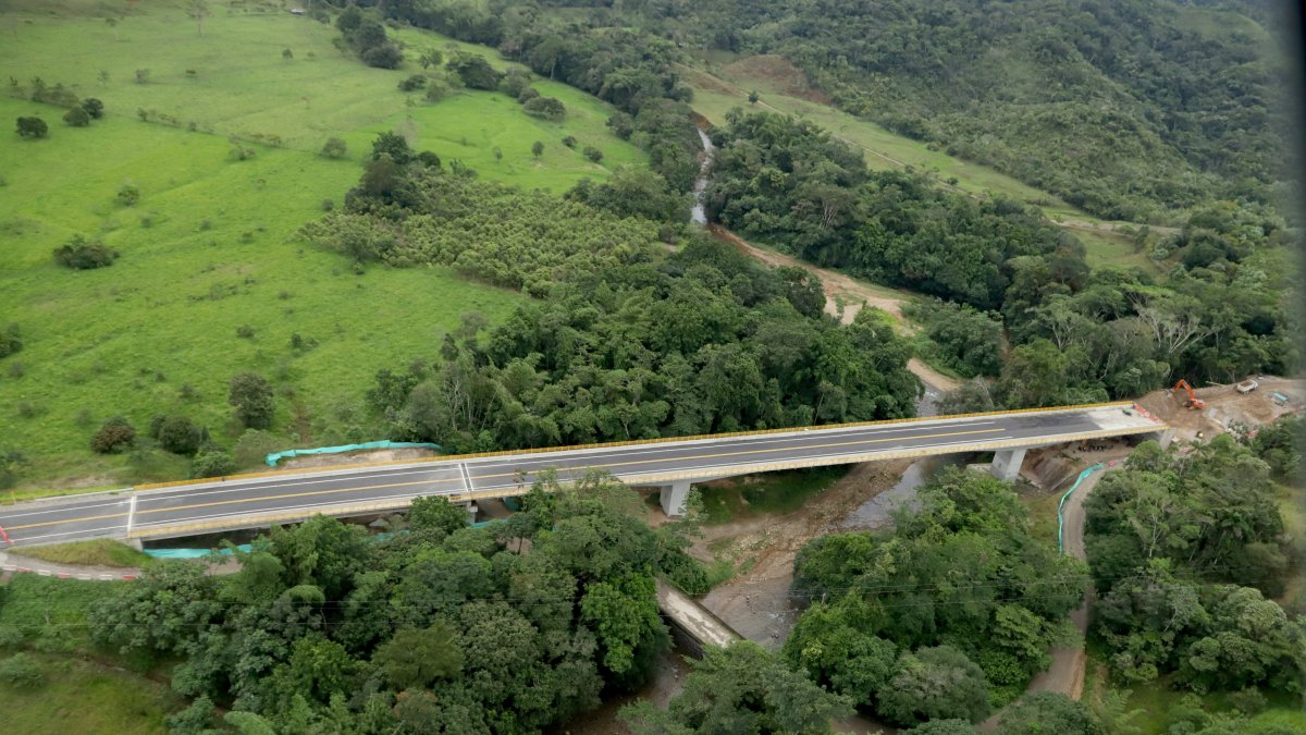 Hidalgo e Hidalgo estuvo a cargo de la intervención del corredor vial Villagarzón-San José de Fragua (Caquetá), por $ 18.935 millones de pesos.