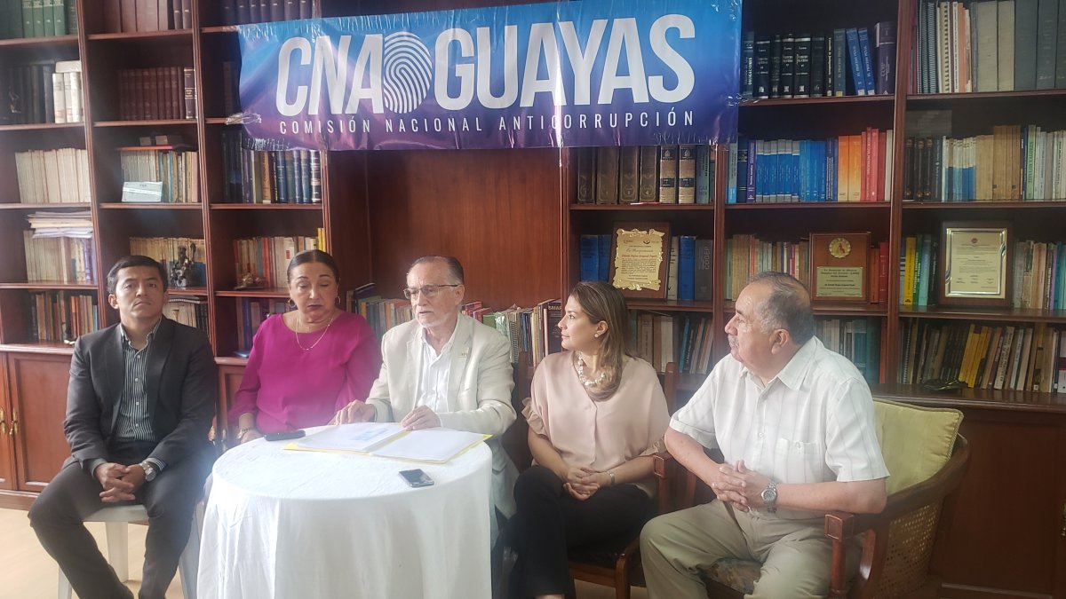 La Comisión Anticorrupción, capítulo Guayas, brindó una rueda de prensa hoy en Guayaquil.