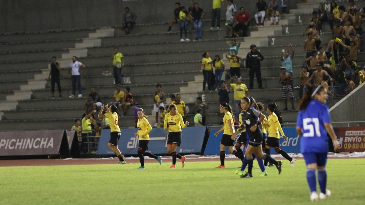 Partido del Clásico del Astillero jugado por la Superliga el año pasado.