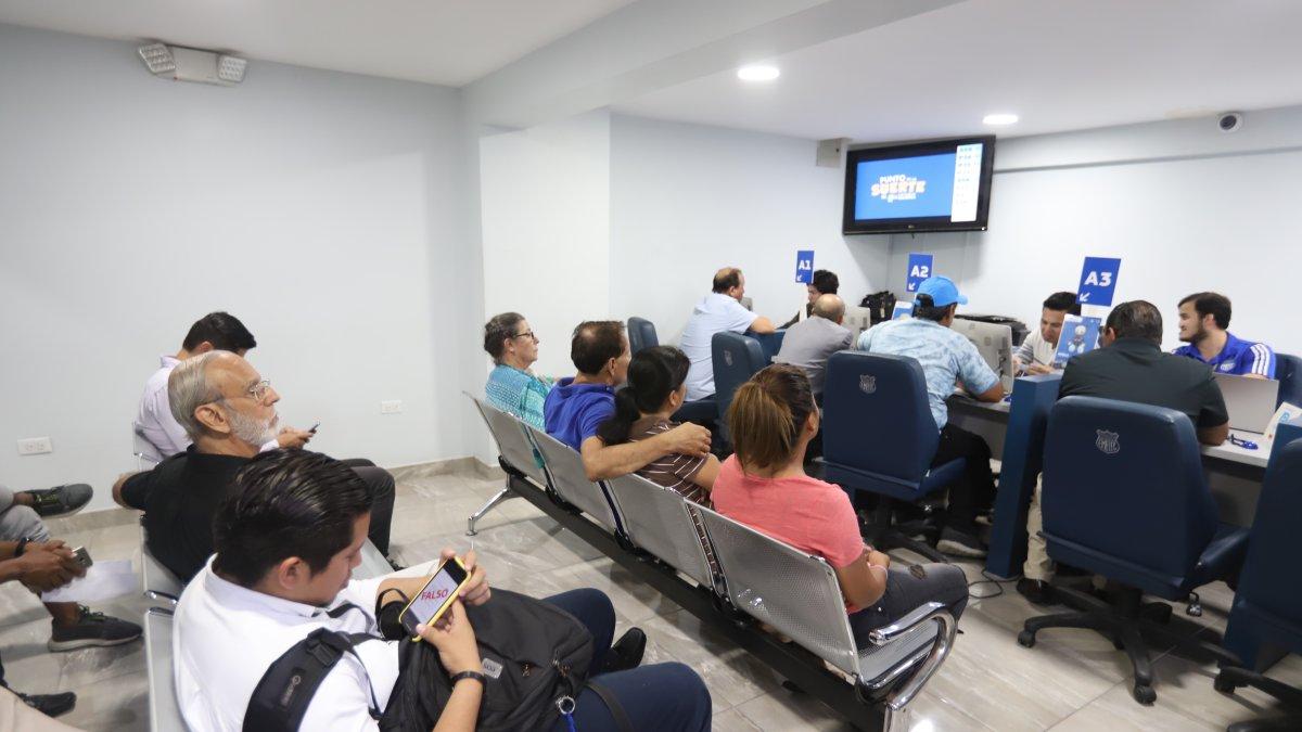 Los socios de Emelec buscan aprovechar las promociones de cara a la explosión Azul.