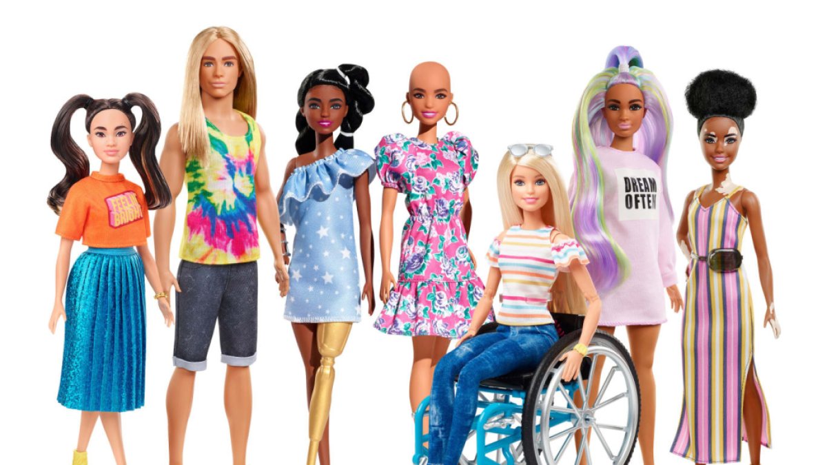 Barbie amplió colección Fashionistas con tres modelos que realzan la inclusión.