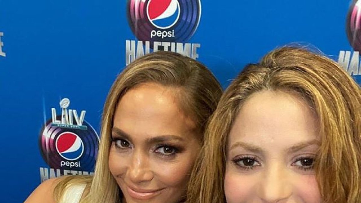 Las artistas pop compartieron detalles de su presentación en la final de fútbol americano.