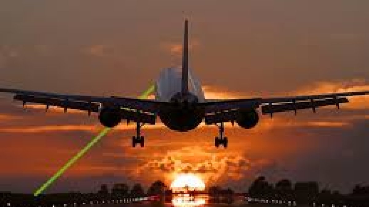 Los ataques con láser contra las aeronaves podrían dejar muchas víctimas.