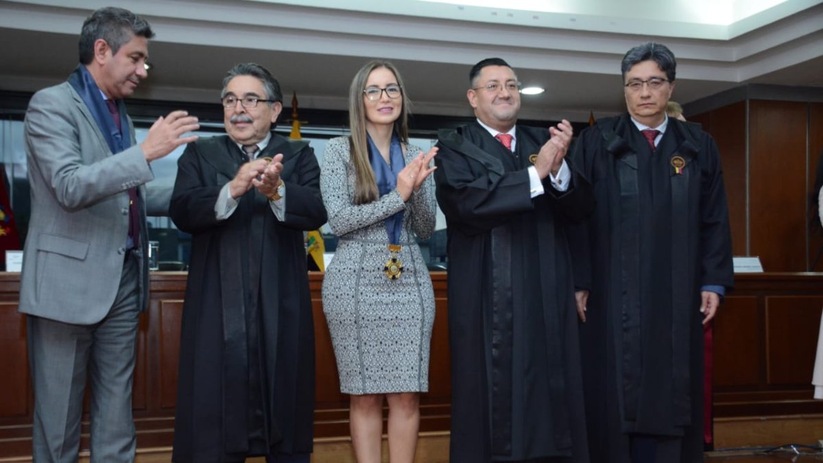 La Judicatura institucionalizó el uso de la Toga para los jueces.