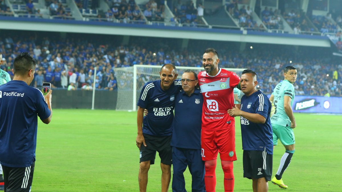 El portero que fuera cuatro veces campeón con Emelec, pisó ayer el Capwell como nuevo jugador de Liga de Portoviejo.
