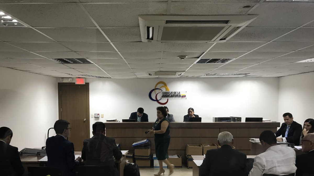 Diligencia. El tribunal analizó ayer algunas de las pruebas presentadas por la constructora Odebrecht.