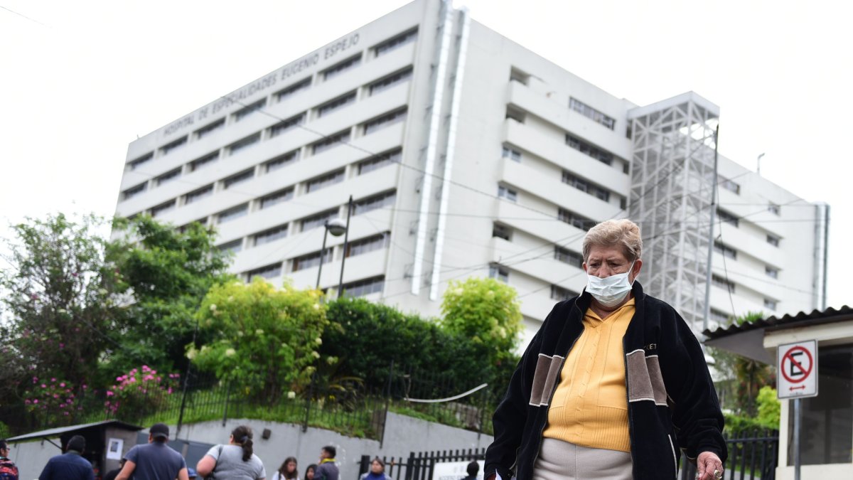 Exteriores del Hospital Eugenio Espejo de Quito, donde se encuentra internado el paciente.