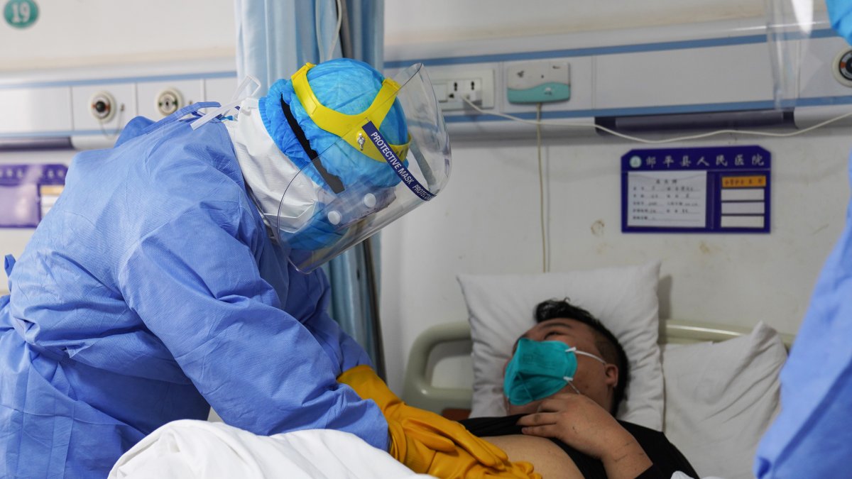 Se recomienda a los diabéticos no salir de sus hogares, ya que al igual que las personas de la tercera edad correrían graves consecuencias en caso de contraer el virus.