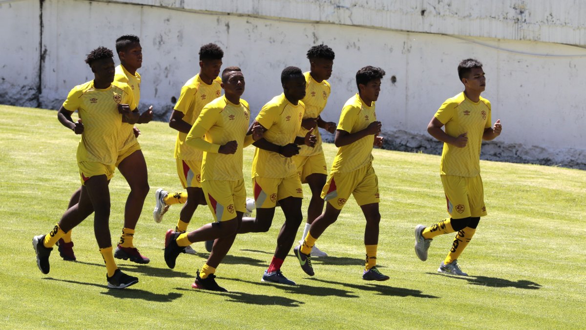 Los jugadores de Aucas debutan ante el Vélez Sarsfield en Buenos Aires.
Agencia (ag-extra ag-expreso ag-quito)