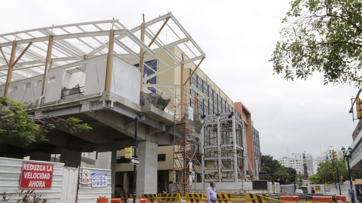 Hecho. El tramo al que no tendrán acceso los conductores va desde el bulevar 9 de Octubre, donde se ubica la Casa de la Cultura, hasta la calle Piedrahíta.