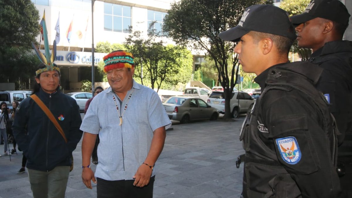 El presidente de la Conaie llegó a la Fiscalía a dar su versión sin juramento en un expediente derivado de las protestas de octubre