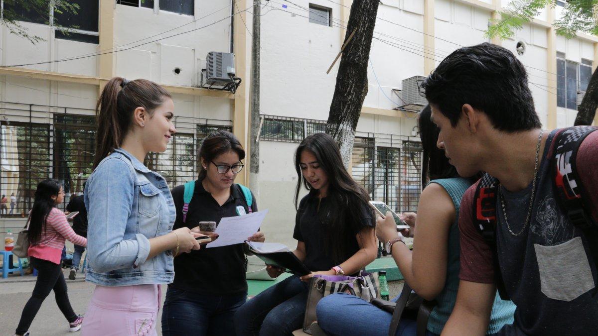 Desde el 26 de febrero los estudiantes pueden postular por un cupo para estudiar una carrera en la universidad.
MAYO del 2018, MARIUXI CACERES, Guayaquil-Ecuador
Agencia (ag-expreso)