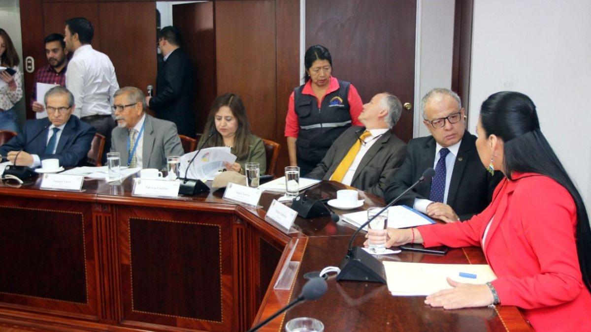 Los integrantes del Consejo Electoral y del Tribunal Contencioso se reunieron para delinear el calendario electoral.