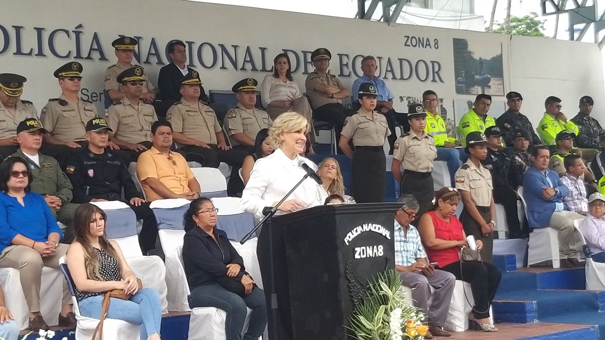 Hecho. Viteri participó del acto de entrega de 50 motos por parte del Gobierno Nacional a la Policía