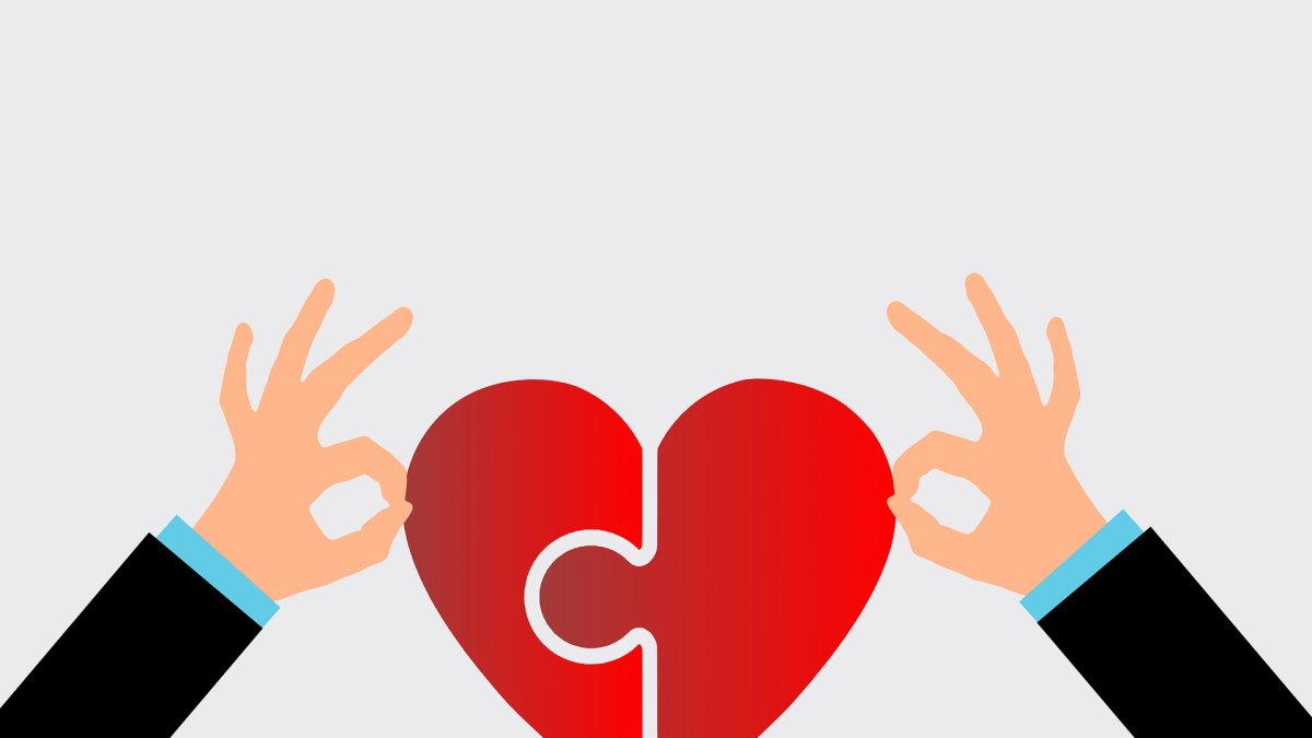 Una variedad de juegos con temática romática se pueden encontrar en la tienda de aplicaciones de Google, Play Store.